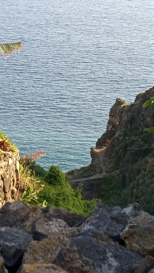 Vаrаndаs Dо Sоl-Vista Relaxante Entre Mar E Montanha Apartment Ponta do Sol  Bagian luar foto