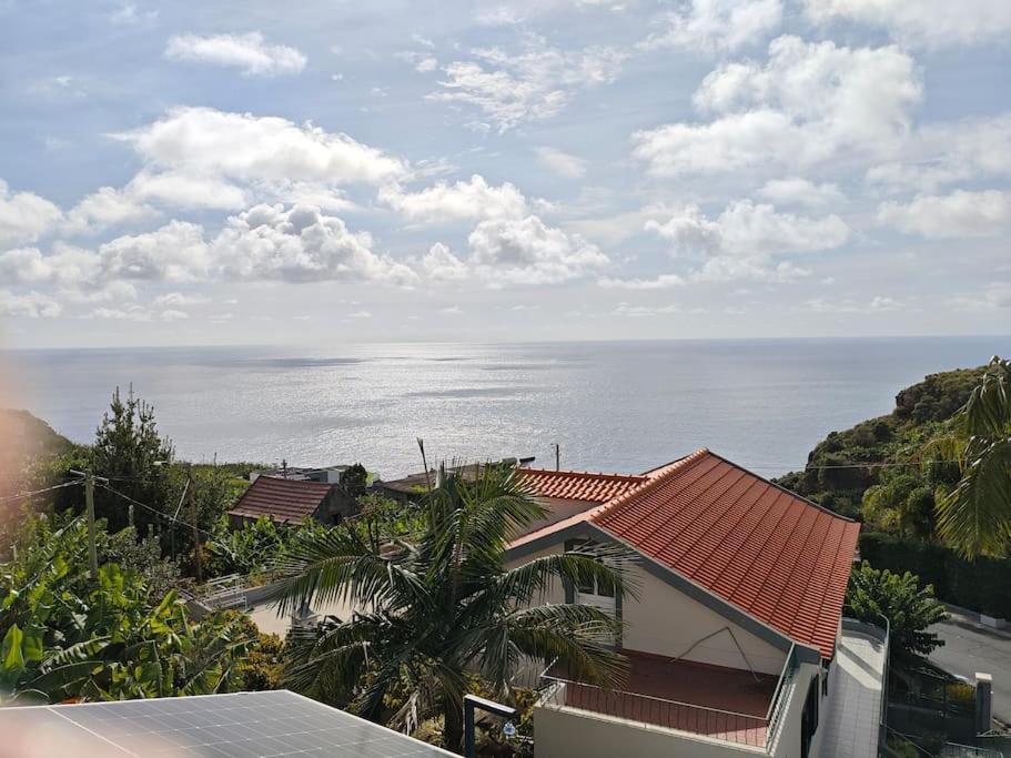Vаrаndаs Dо Sоl-Vista Relaxante Entre Mar E Montanha Apartment Ponta do Sol  Bagian luar foto